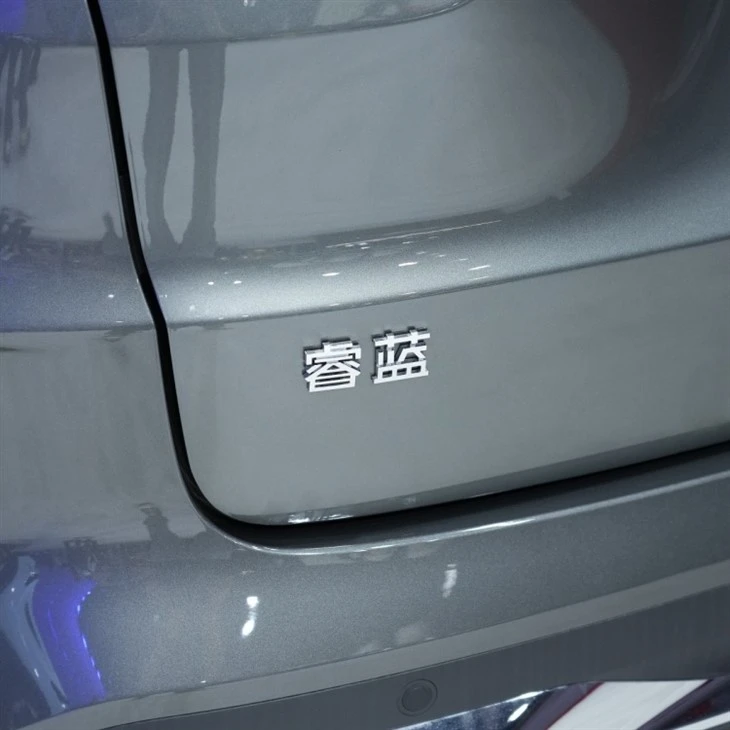 2026 Livan 8 Pure Electric Compact MPV high quality